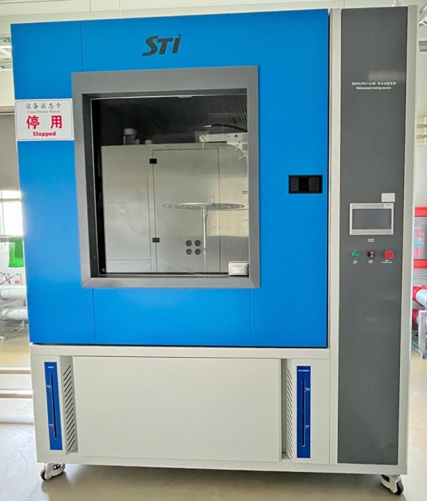 สามารถทดสอบได้ตั้งแต่ระดับ IPX1 ถึง IPX9K สำหรับอุปกรณ์อิเล็กทรอนิกส์และยานยนต์